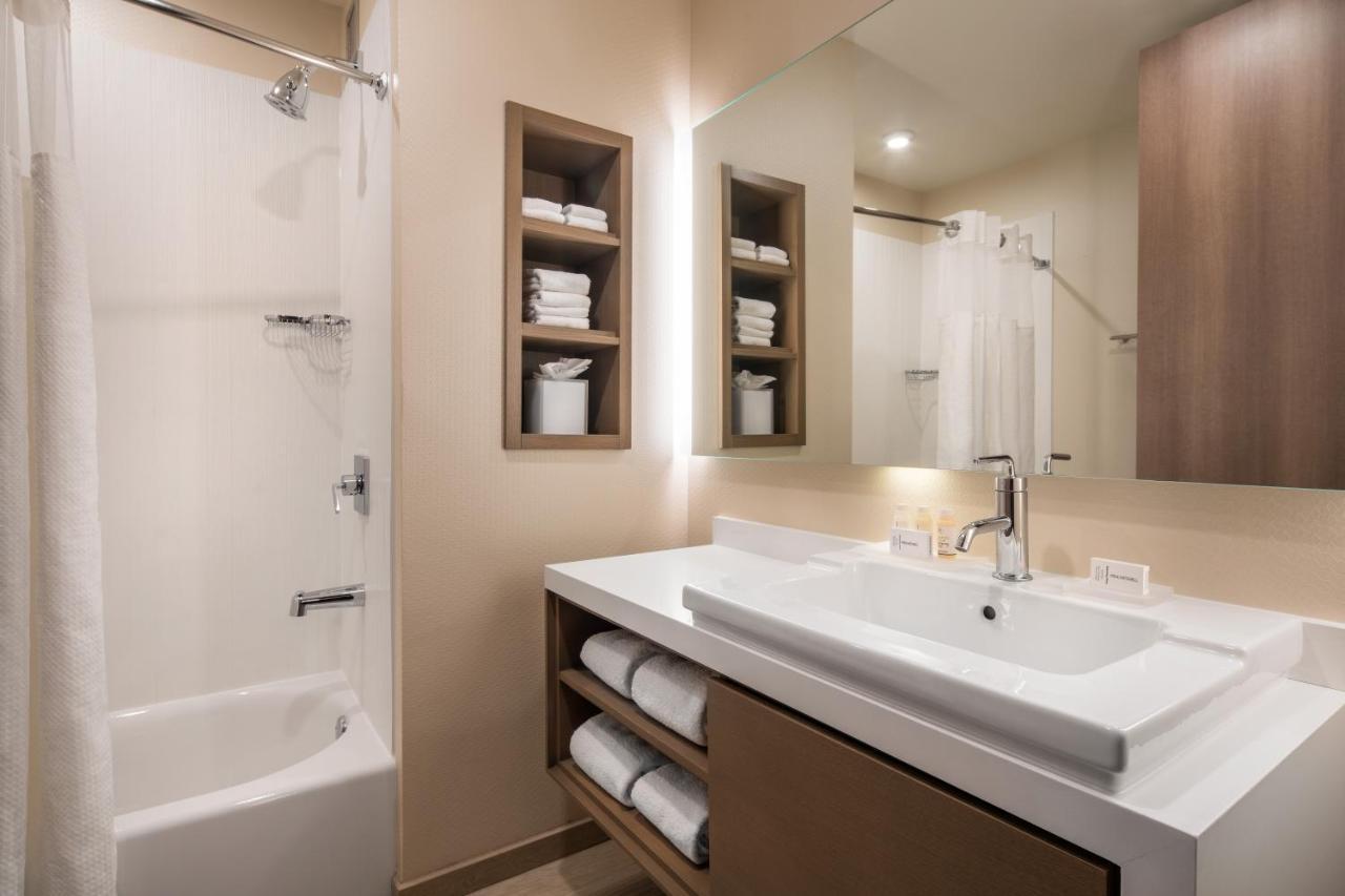 Courtyard By Marriott Downtown Hotel 3*