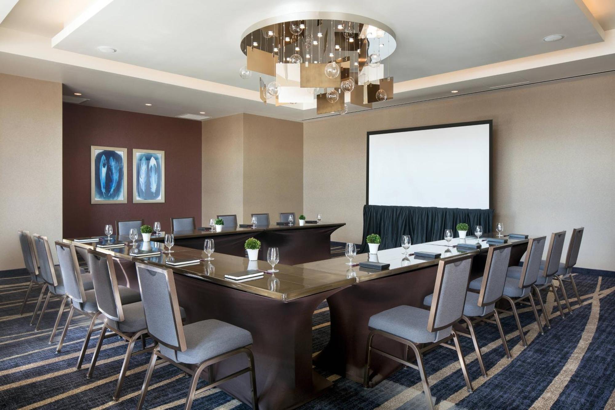 Hotel Courtyard By Marriott Downtown 3*